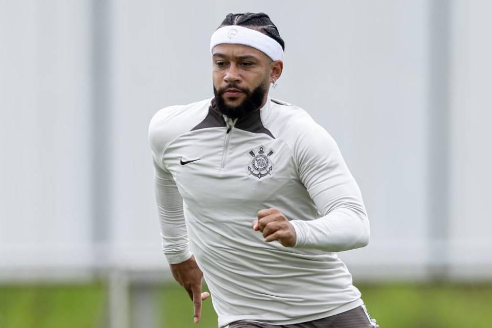 Imagem do atacante Memphis Depay em treino do Corinthians. Foto: Rodrigo Coca/Corinthians