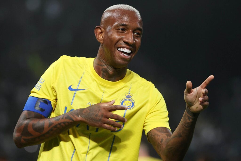 Jogador Anderson Talisca comemora após marcar pelo Al Nassr.