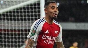 Jogador Gabriel Jesus em ação pelo Arsenal.