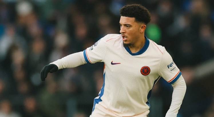 Jogador Jadon Sancho em ação pelo Chelsea.