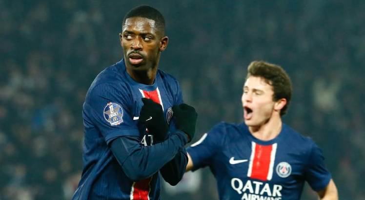 Jogador Ousmane Dembélé em ação pelo PSG.