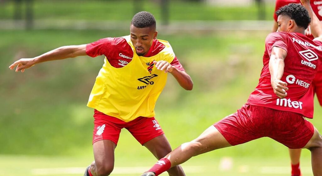 Imagem de lance de treino do Athletico-PR. Foto: Instagram/CAP