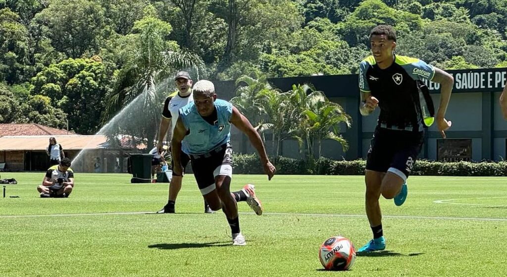 Imagem de lance do treino preparatório do Botafogo para a estreia no Campeonato Carioca. Foto: Instagram/Botafogo