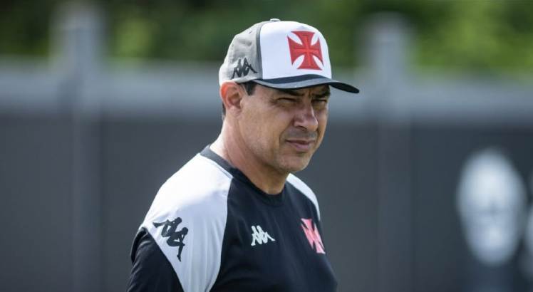 Imagem do técnico do Fábio Carille comandando o Vasco. Foto: Dikran Sahagian/Vasco da Gama