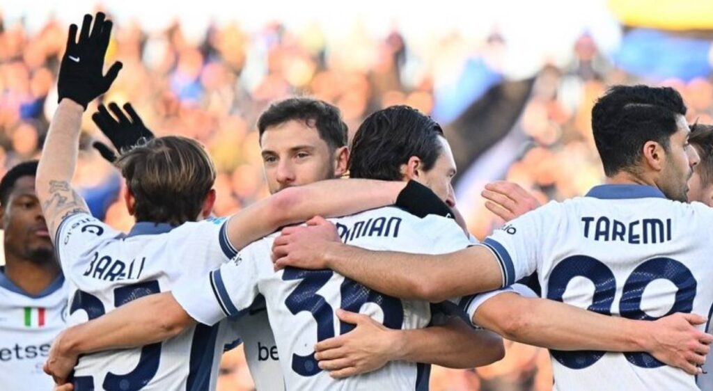 Imagem dos jogadores da Inter de Milão comemorando gol em campo. Foto: Instagram/Inter