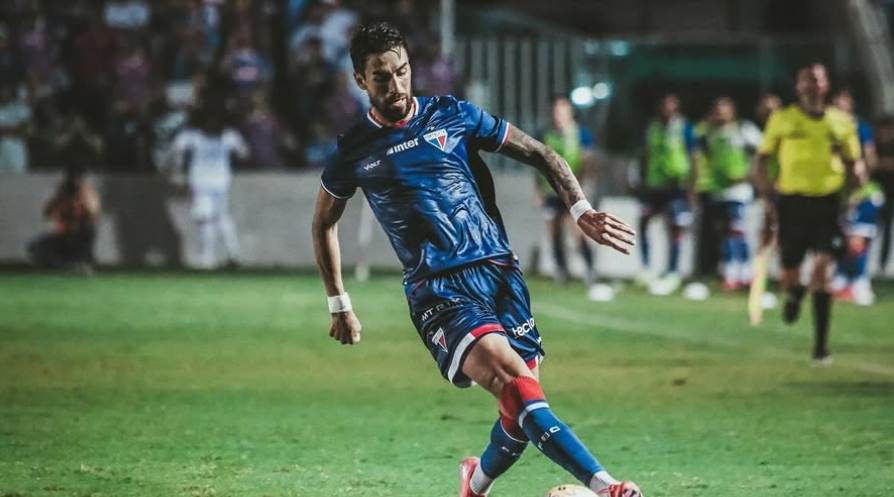 Jogador Juan Martín Lucero em ação pelo Fortaleza. Foto: Matheus Lotif/FEC