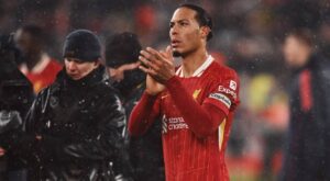 Imagem de Van Dijk parabenizando a torcida do Liverpool. Foto: Instagram/Liverpool