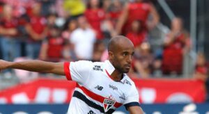 Imagem do jogador Lucas Moura em ação pelo São Paulo. Foto: Rubens Chiri/Saopaulofc.net