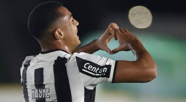 Imagem do Jogador Kayke comemorando gol pelo Botafogo. Foto: Vítor Silva/Botafogo