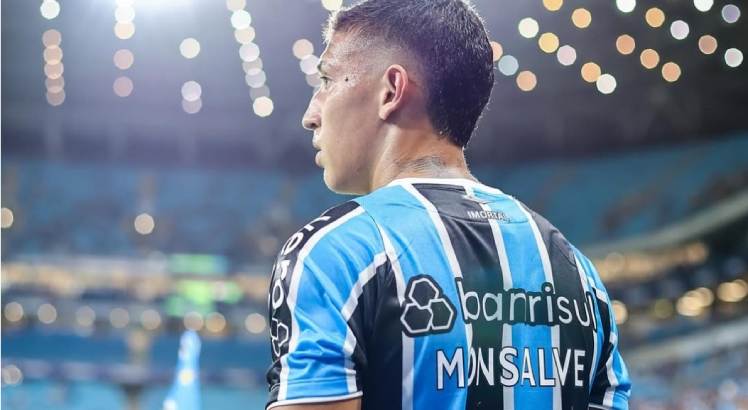 Jogador Miguel Monsalve em ação pelo Grêmio. Foto: Lucas Ubel/ GFBPA