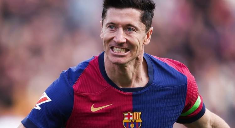 Jogador Robert Lewandowski comemorando gol pelo Barcelona. Foto: Barcelona/Instagram