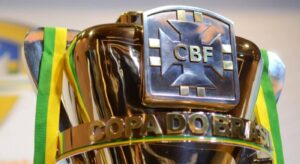 Imagem da Taça da Copa do Brasil. Foto: Kin Saito/CBF