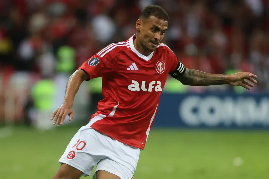 Jogador Alan Patrick em ação pelo Internacional. Foto: Ricardo Duarte/Internacional