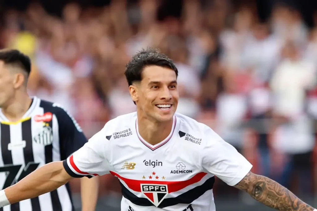 Jogador Ferreirinha em ação pelo São Paulo. Foto: Rubens Chiri / São Paulo FC