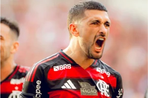 Jogador Giorgian De Arrascaeta comemorando gol pelo Flamengo. Foto:Adriano Fontes/Flamengo