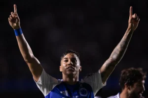 Jogador Kaio Jorge comemorando gol pelo Cruzeiro. Foto: Marco Galvão/Cruzeiro Esporte Clube
