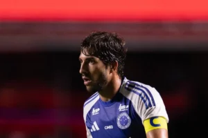 Jogador Lucas Silva em ação pelo Cruzeiro. Foto: Marco Galvão/Cruzeiro Esporte Clube
