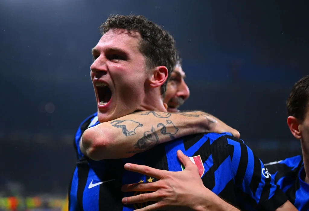 Jogador Pavard comemorando gol pela Inter de Milão. Foto: Inter de Milão/Site Oficial