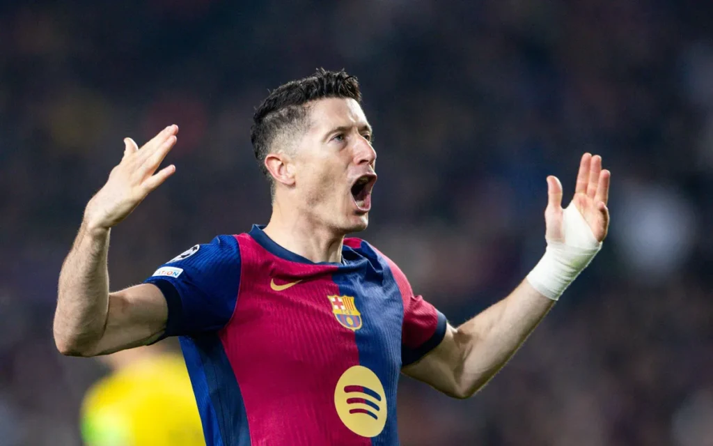 Jogador Robert Lewandowski comemorando gol pelo Barcelona. Foto: Barcelona/Site Oficial