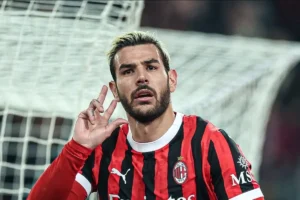 Jogador Theo Hernández comemorando gol pelo Milan. Foto: Milan/Instagram