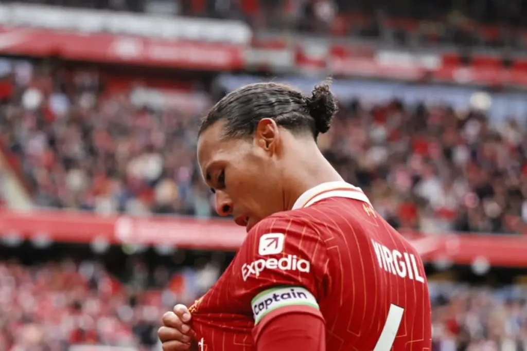 Jogador Virgil Van Dijk comemorando gol pelo Liverpool. Foto: Liverpool /Instagram