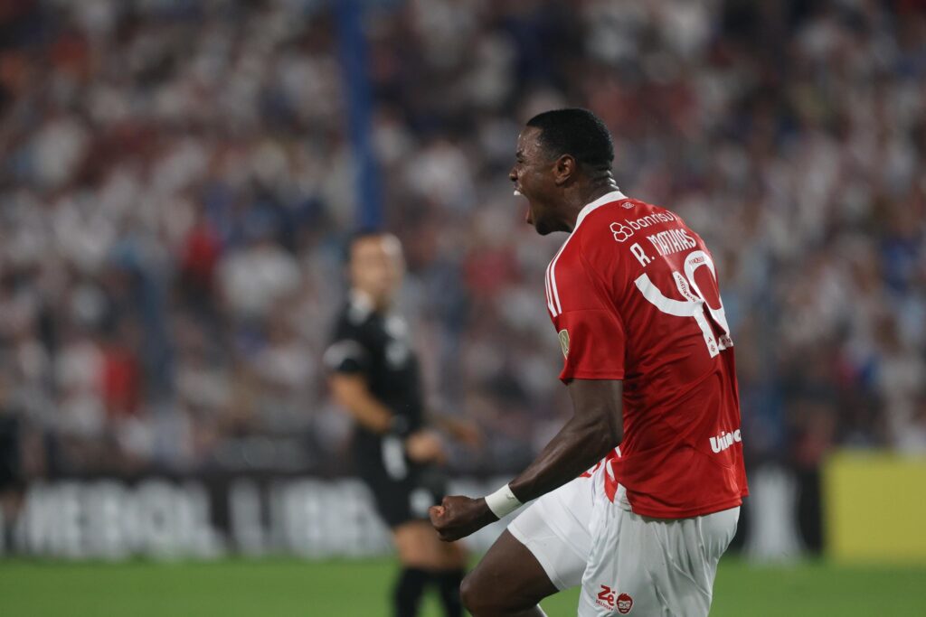 Jogador Ricardo Mathias comemorando gol pelo Internacional. Foto: Ricardo Duarte/Internacional