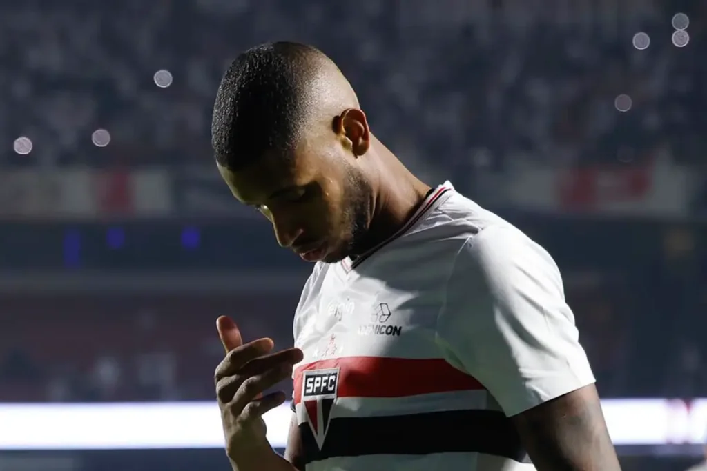 Jogador André Silva comemorando gol pelo São Paulo. Foto: Rubens Chiri e Paulo Pinto/Saopaulofc.net