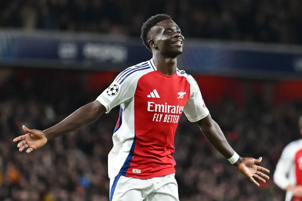 Jogador Bukayo Saka comemorando gol pelo Arsenal. Foto: Arsenal/Instagram