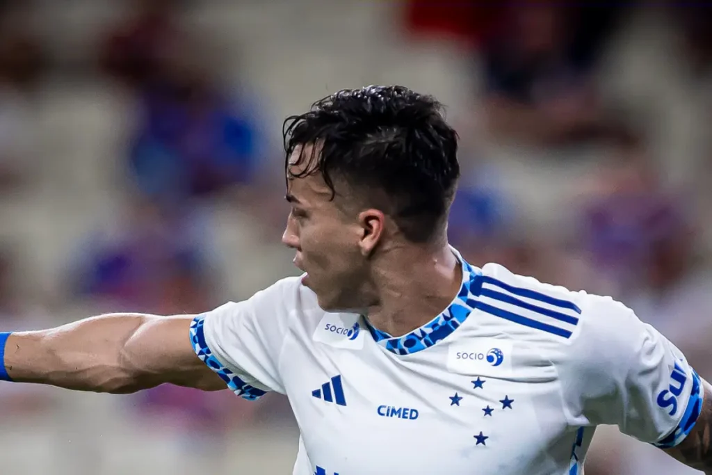 Imagem do jogador Kaio Jorge em ação pelo Cruzeiro. Foto: Samuel Andrade/Cruzeiro
