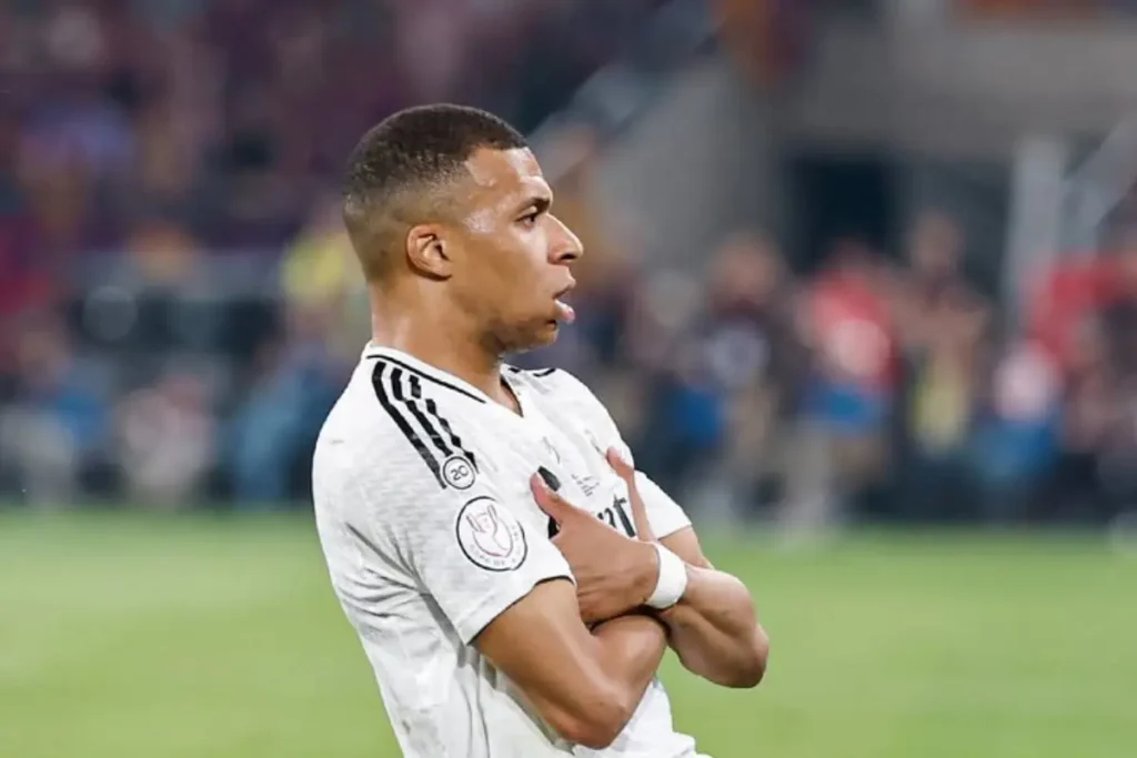 Jogador Kylian Mbappé comemorando gol pelo Real Madrid. Foto: Real Madrid/Instagram