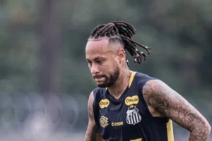 Imagem de Neymar em treino pelo Santos. Foto: Raul Baretta/ Santos FC
