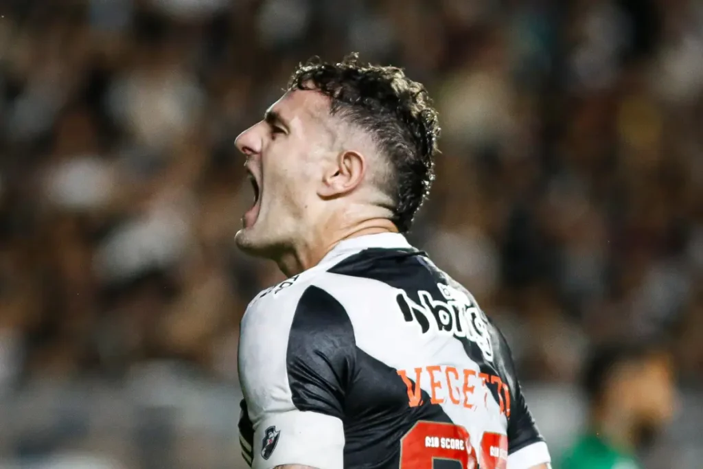 Imagem do jogador Pablo Vegetti comemorando gol pelo Vasco. Foto: Matheus Lima/Vasco