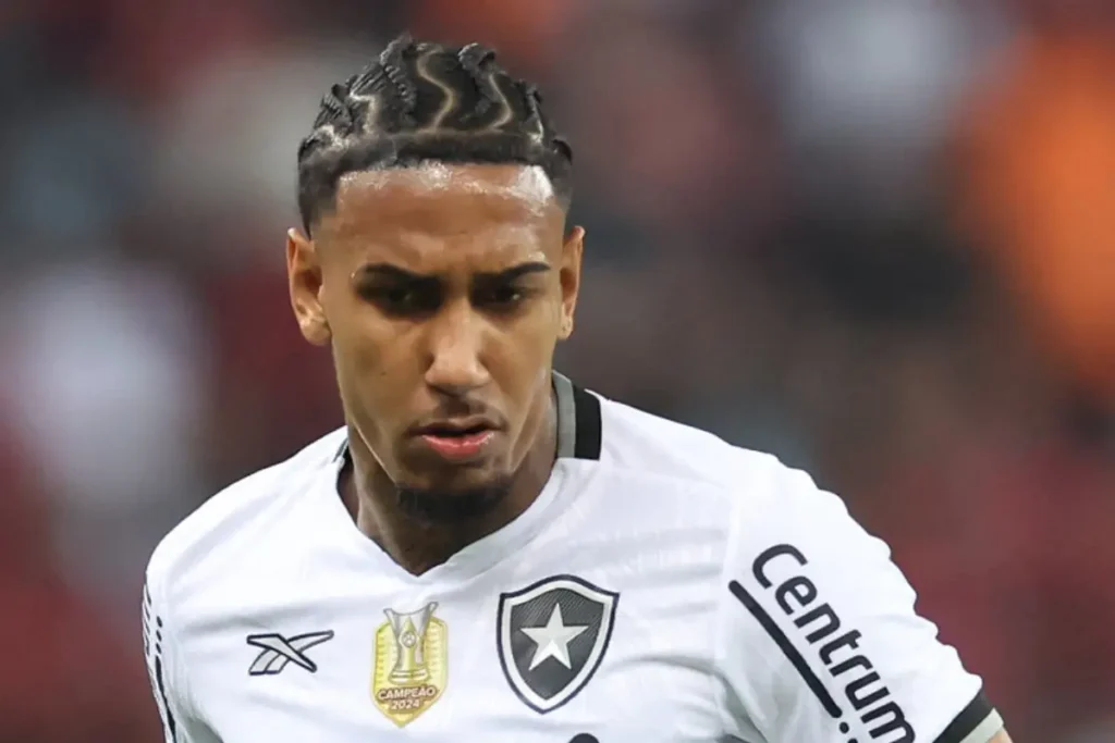Imagem do jogador Rwan em ação pelo Botafogo. Foto: Vitor Silva/Botafogo