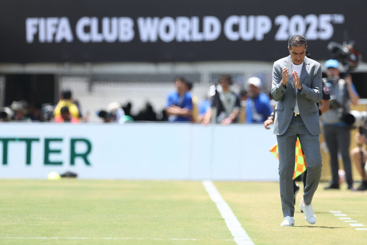 Renato Paiva deixa o Botafogo após queda no Super Mundial