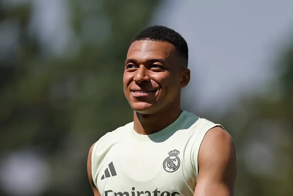 Imagem do jogador Kylian Mbappé em treino pelo Real Madrid. Foto: Real Madrid/Instagram