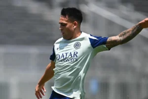 Imagem do jogador Lautaro Martínez em treino pelo Inter de Milão. Foto: Inter de Milão/Instagram