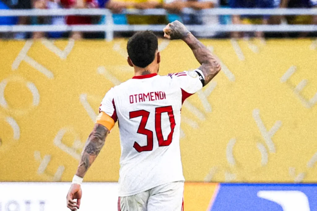 Imagem do jogador Nicolás Otamendi comemorando gol pelo Benfica. Foto: Benfica/Instagram