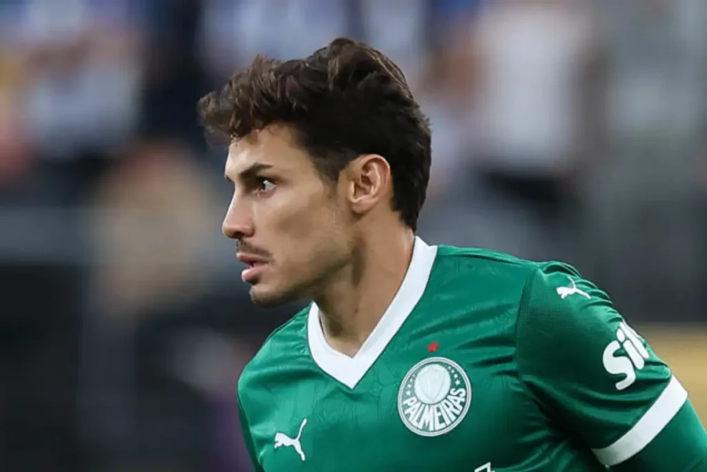 Raphael Veiga em ação pelo Palmeiras. Foto: Cesar Greco/Palmeiras