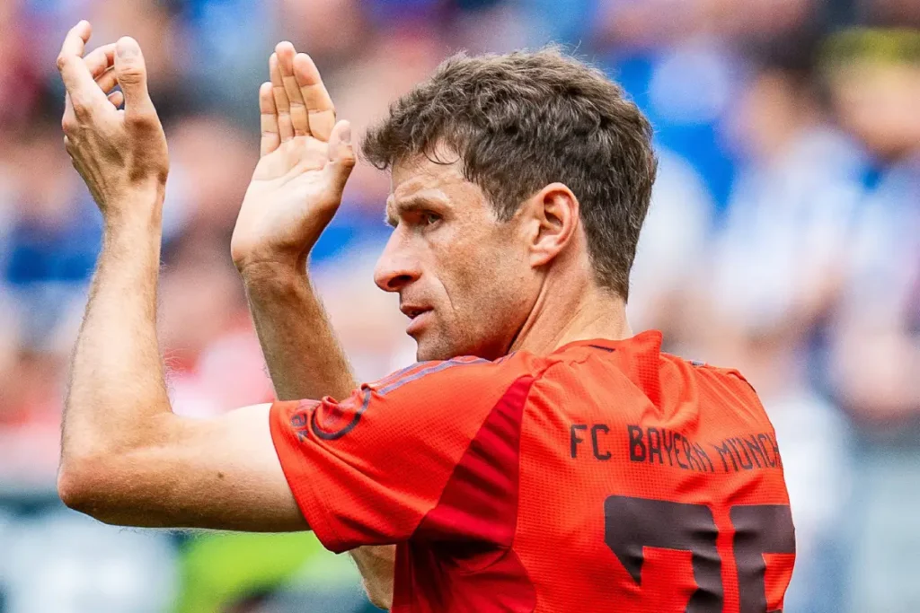 Imagem do jogador Thomas Müller em ação pelo Bayern de Munique. Foto: Bayern de Munique/Instagram