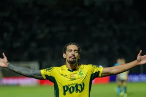Jogador Chico da Costa em ação pelo MIrassol. Foto; JP Pinheiro/Agência Mirassol