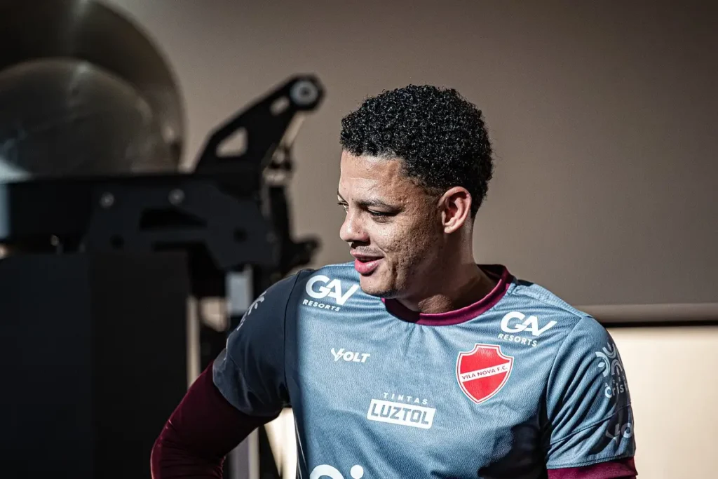 Imagem do jogador Walisson Maia em treino pelo Vila Nova. Foto: Roberto Correa/Vila Nova FC