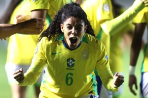 Imagem da jogadora Yasmim comemorando gol pelo Brasil. Foto: Lívia Villas Boas/CBF