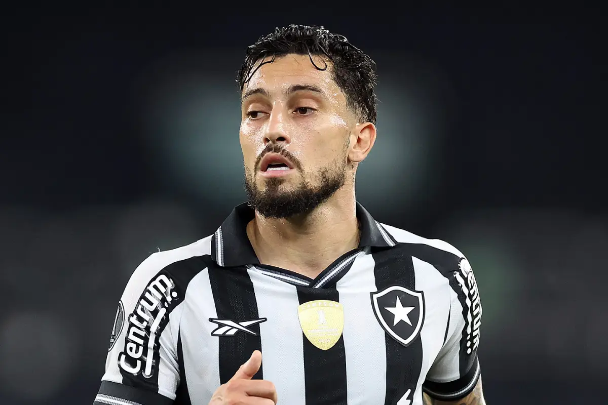LDU x Botafogo ao vivo (21/08): onde assistir, escalações e palpites