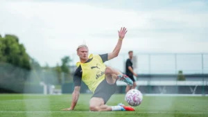 Imagem do jogador Erling Haaland em treino pelo Manchester City. Foto: Manchester City/Site Oficial