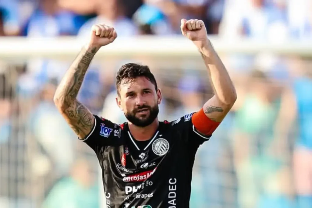 Imagem do jogador Gabriel Boschilia comemorando gol pelo Operário. Foto: Fernando Torres