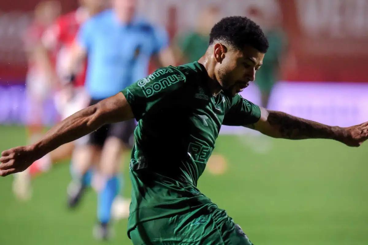 Coritiba x Chapecoense ao vivo (08/08): onde assistir, escalações e palpites