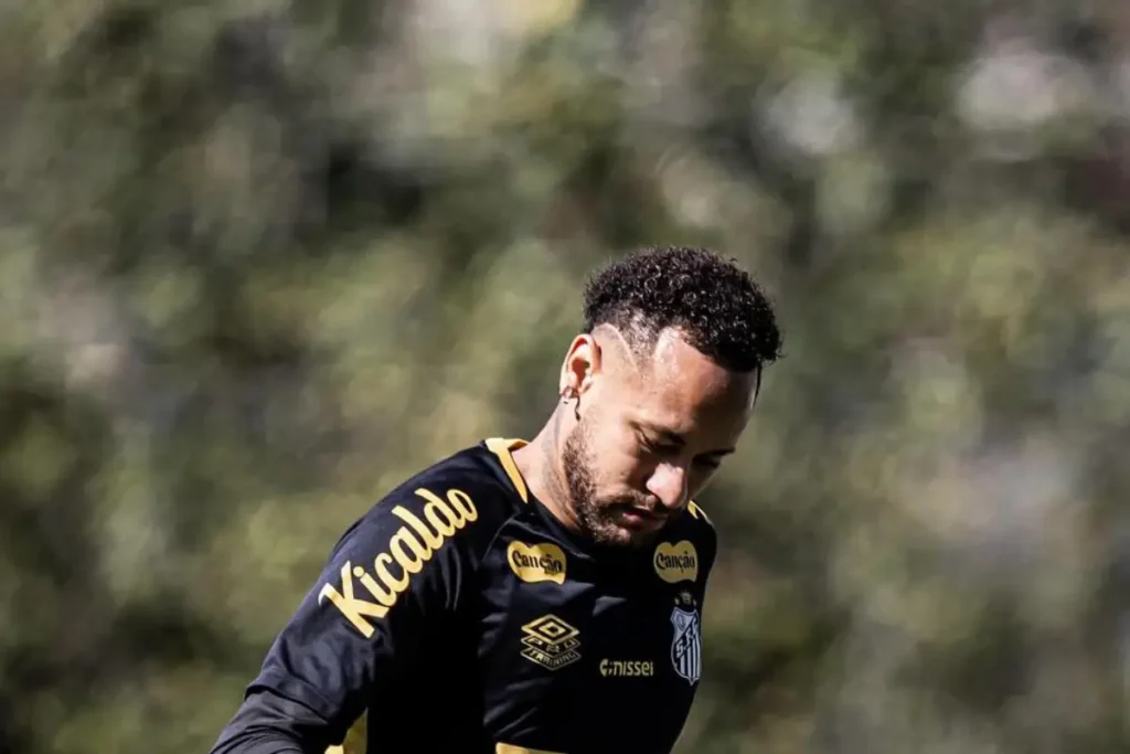 Imagem do jogador Neymar em treino pelo Santos. Foto: Raul Baretta/Santos FC