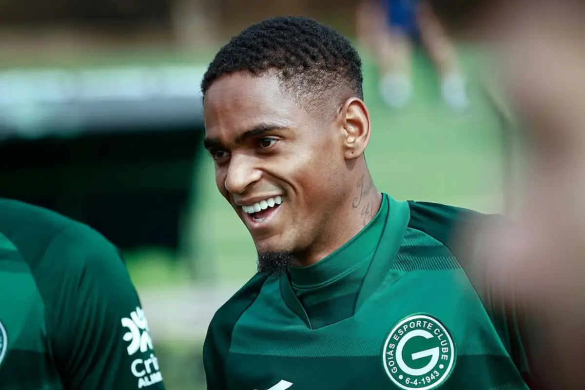 Goiás x Paysandu ao vivo (20/09): onde assistir, escalações e palpites