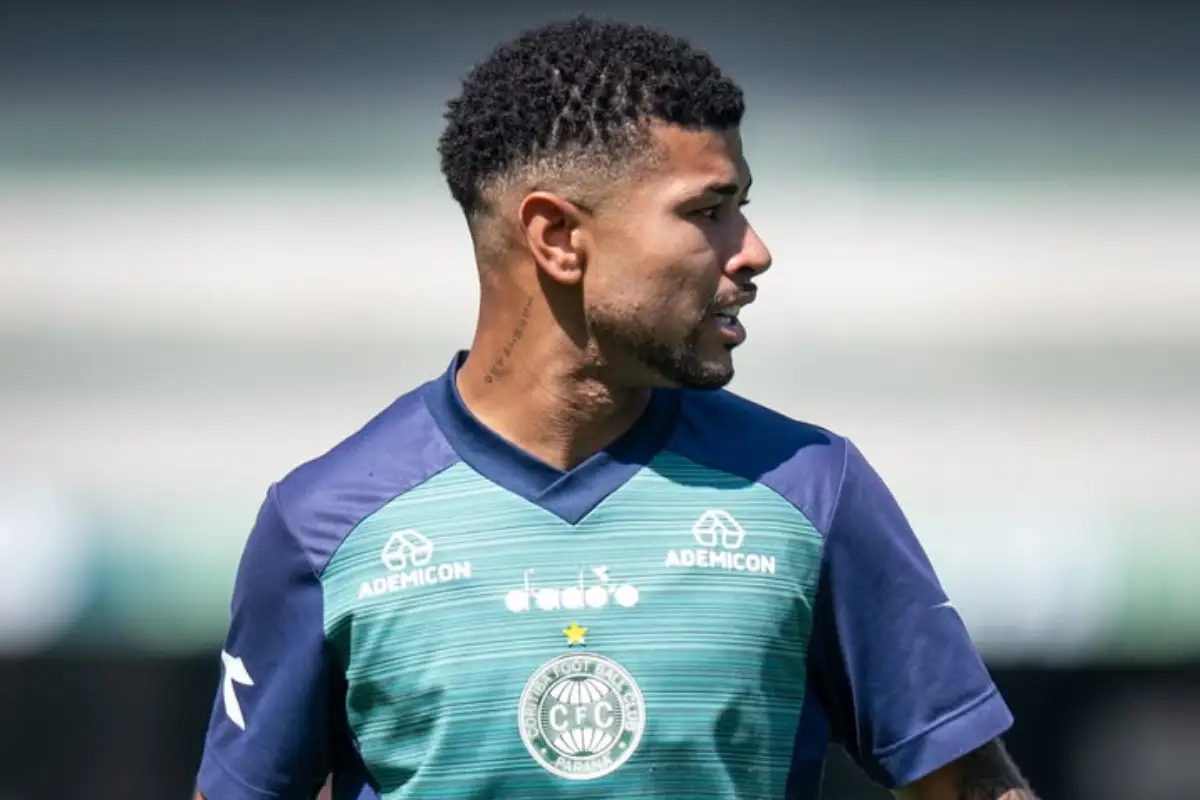 Coritiba x  Ferroviária ao vivo (05/09): onde assistir, escalações e palpites
