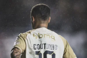 Imagem do jogador Philippe Coutinho em ação pelo Vasco. Foto: Matheus Lima/Vasco